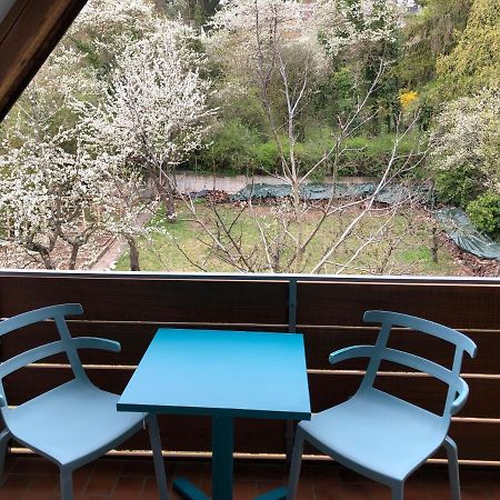 Blaues Zimmer Mit Grossem Balkon, Bad Ist Ein Traum, 50 Schritte Zum Radweg Am Main,Ideal For Short Stay Mainstockheim Luaran gambar